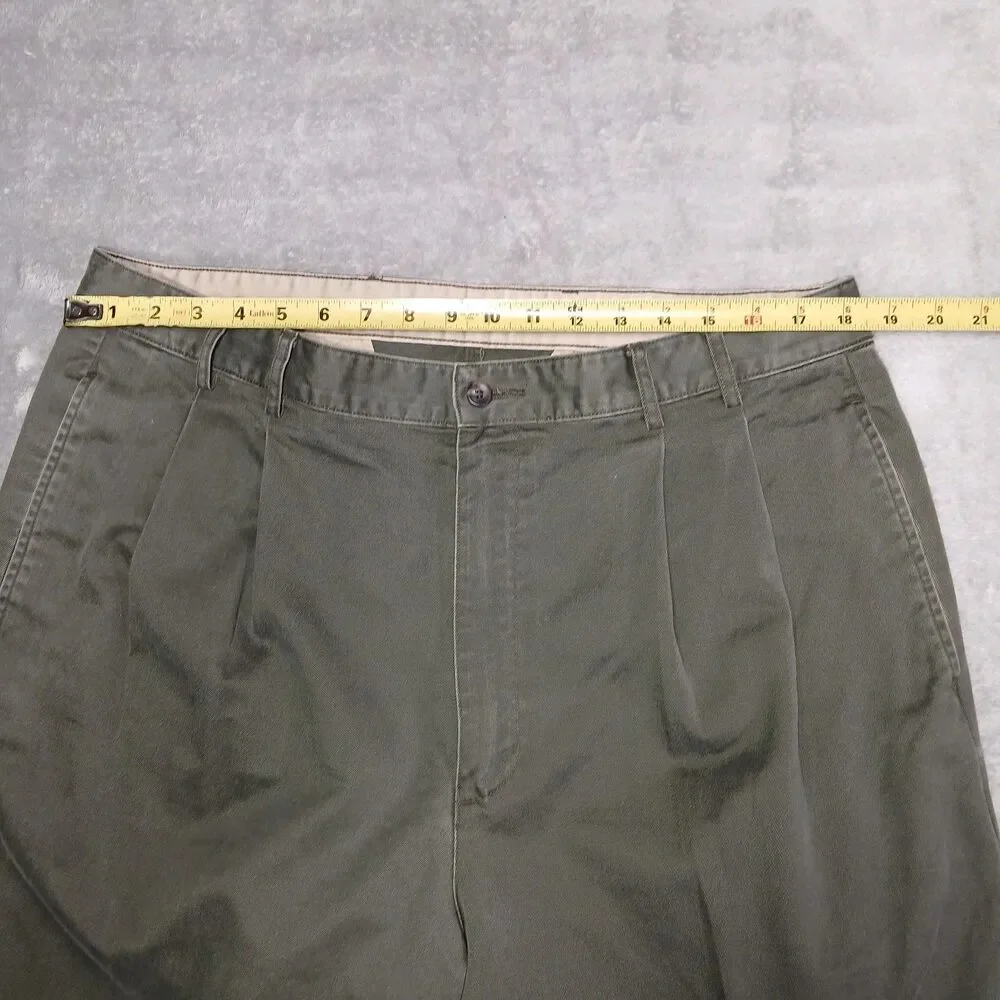Banana Republic Mens Tag 38x32 Measures 38x30 Olive Green Pleated Chino Pants